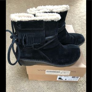 Ugg Gaviota black suede ankle boots size US/8